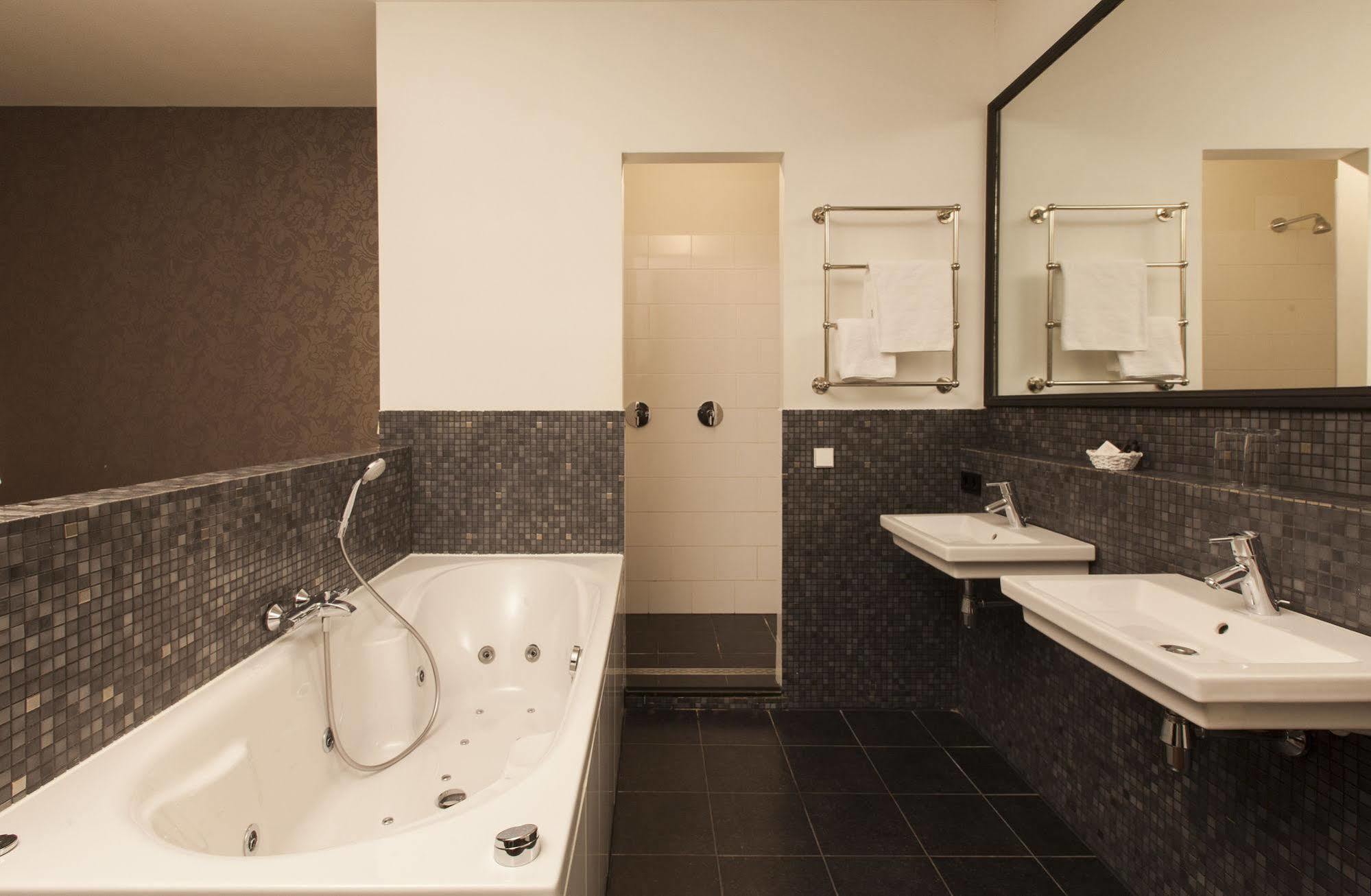 College Hotel อัลค์มาร์ ภายนอก รูปภาพ