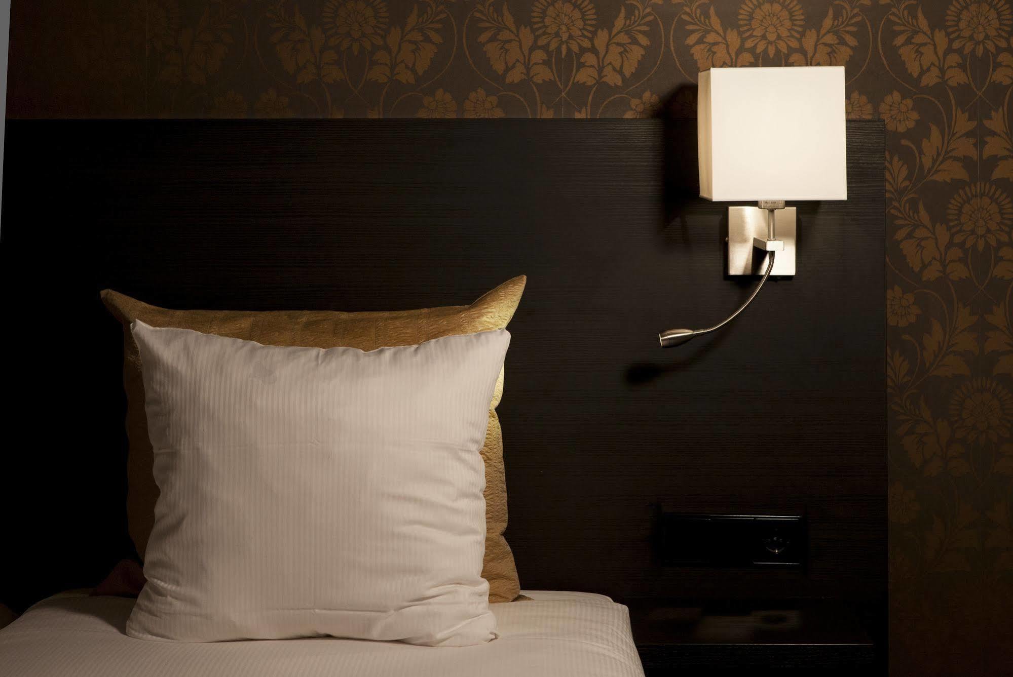 College Hotel อัลค์มาร์ ภายนอก รูปภาพ